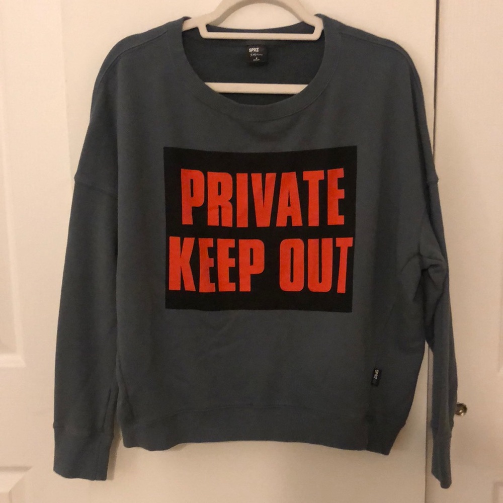 Sweatshirt